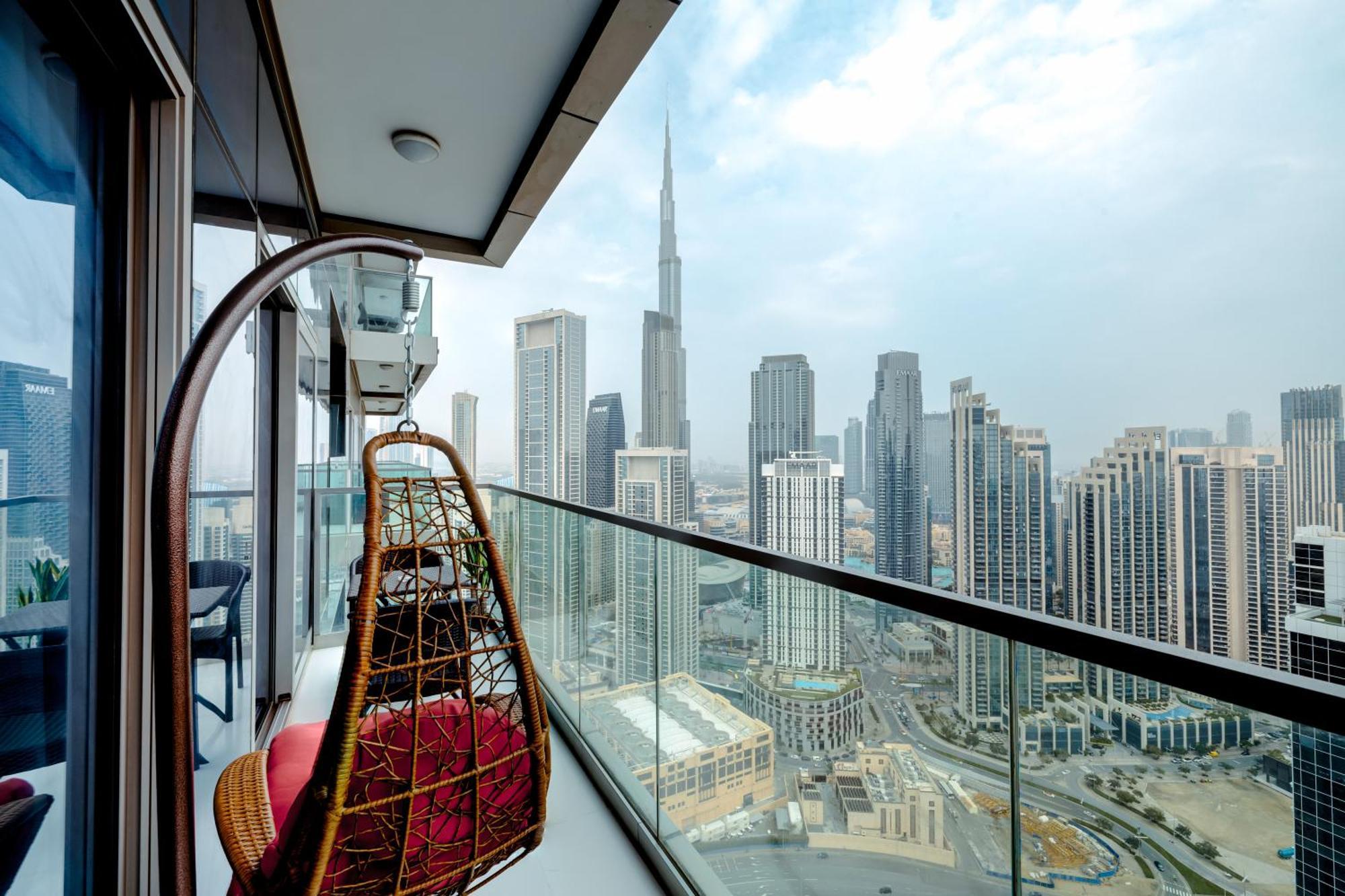 Aliving Luxe 2Br With Burj Khalifa View Infinity Pool Midtown-4704 Apartment Дубай Екстериор снимка